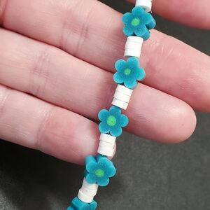 Ardene blue green and white flower necklace 14-16.5"